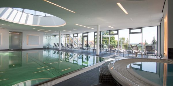 Wellnesshotel Hohenrodt Schwimmbad mit Whirlpool